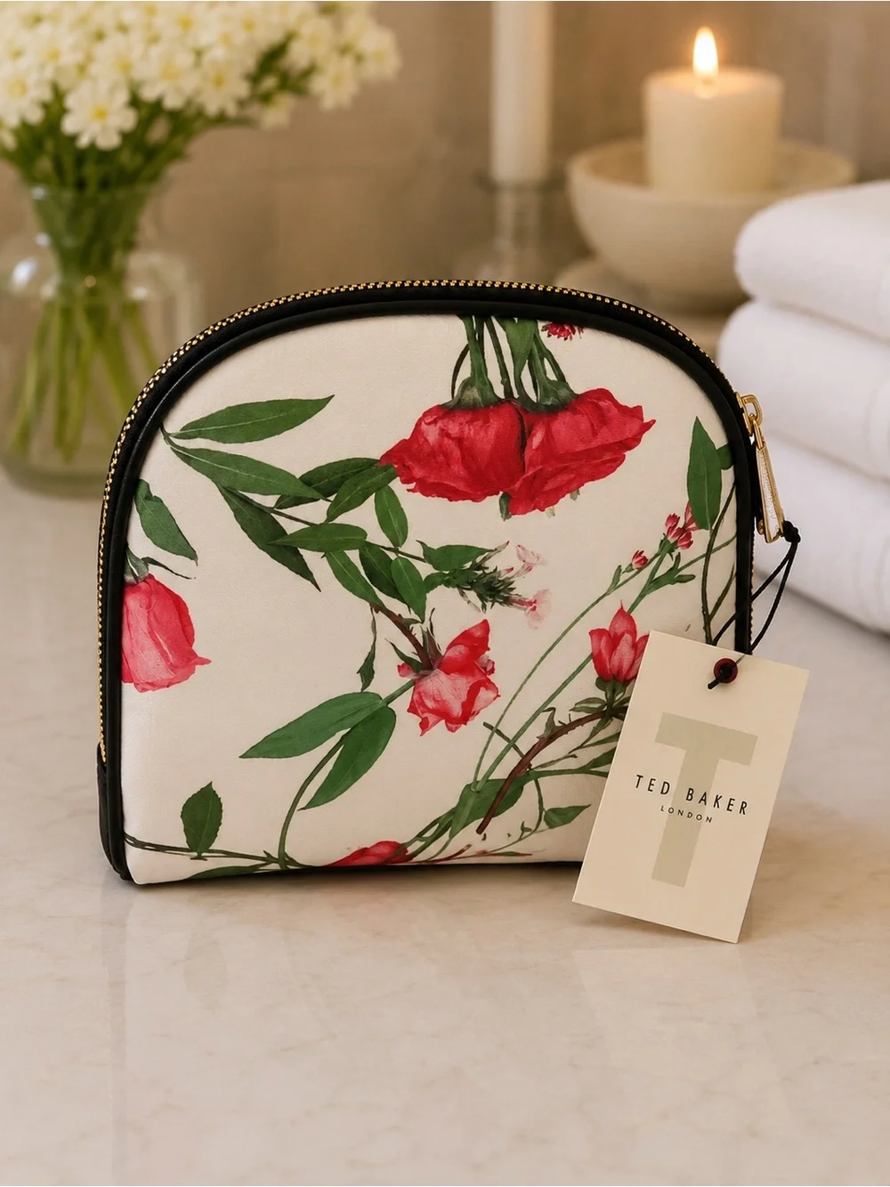Ted Baker White Floral Cosmetic 3Pc Bag Set NWT - Picture 3 of 3